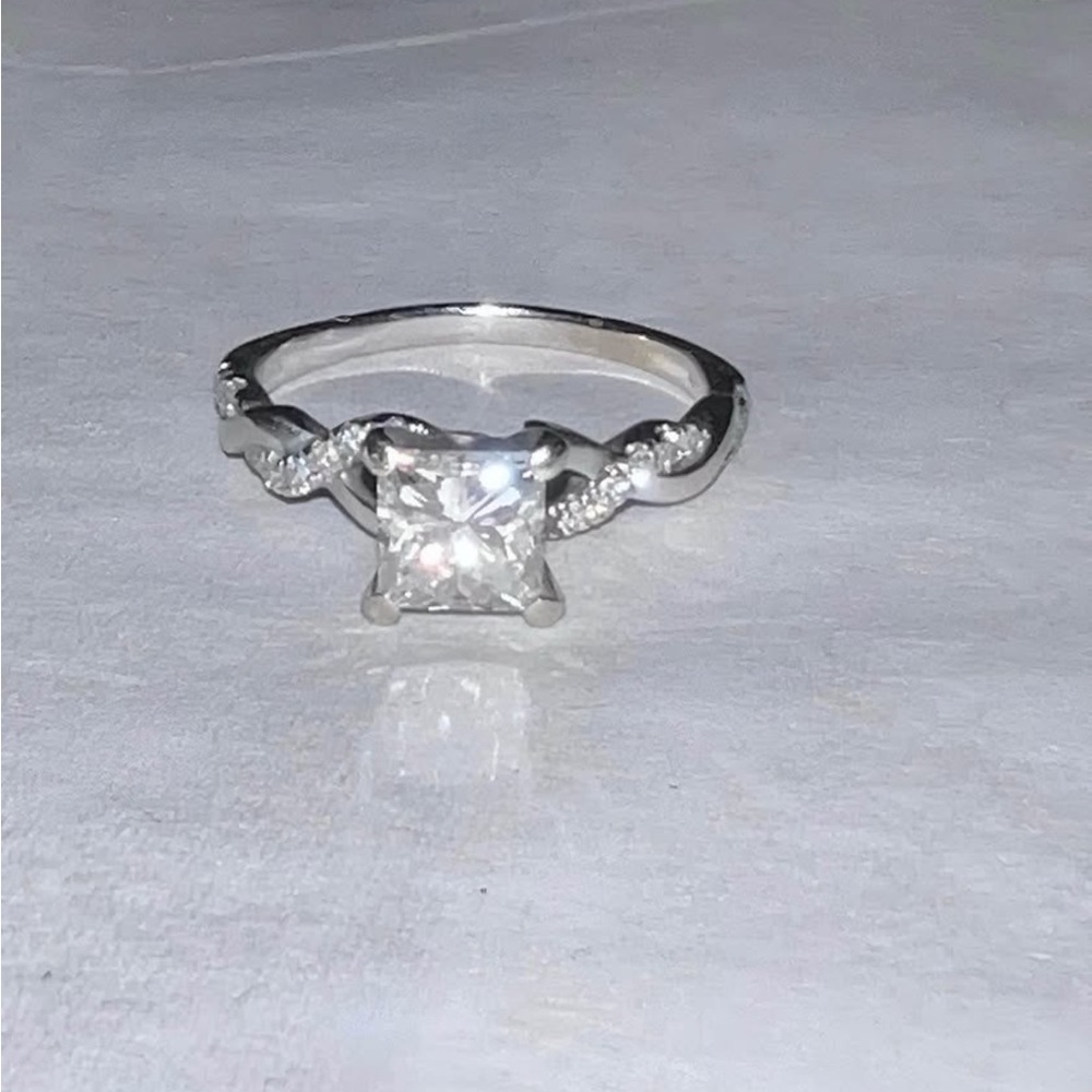 Shane company 1.01 carat diamond ring. With wedding band. White gold.